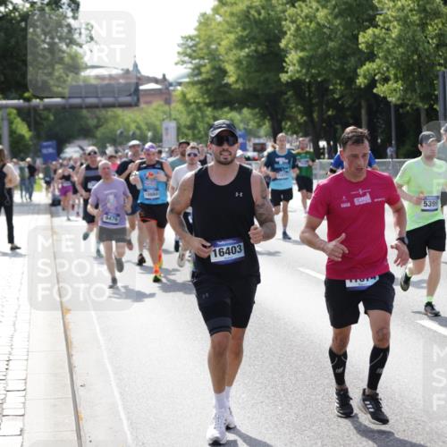29.06.2025 - hella hamburg halbmarathon Jannik Wohlers http://msf.ph/oto/8241431 29.06.2025 09:54:33 Lombardsbrücke 2222, 2367, 2592, 2596, 2816, 2955, 3208, 3209, 4832, 5399, 5447, 5638, 5705, 6290, 6389, 6723, 6923, 6978, 6991, 7335, 7659, 7908, 8117, 8487, 8657, 8981, 9031, 9093, 9476, 9661, 9710, 9869, 11125, 11333, 12094, 12161, 12269, 12657, 12670, 13147, 13666, 13698, 13726, 13919, 14361, 14814, 15350, 15478, 15479, 15512, 15684, 15871, 16062, 16086, 16089, 16110, 16127, 16403, 16538, 16907, 17499, 17544, 17674, 18118, 18190, 18370 meine-sportfotos.de