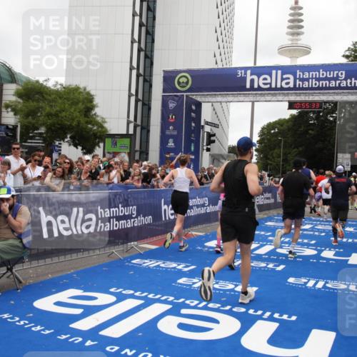 29.06.2025 - hella hamburg halbmarathon Michael Strokosch http://msf.ph/oto/8241434 29.06.2025 10:55:31 Ziel 1130, 2252, 2771, 4189, 4951, 5287, 5319, 6591, 6938, 8487, 12584, 13234, 13236, 14036, 16213, 16334, 16609, 16985, 17603, 17940 meine-sportfotos.de
