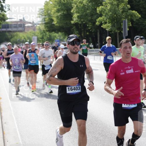 29.06.2025 - hella hamburg halbmarathon Jannik Wohlers http://msf.ph/oto/8241492 29.06.2025 09:54:34 Lombardsbrücke 2222, 2367, 2592, 2596, 2816, 2955, 3208, 3209, 4832, 5399, 5638, 5705, 6290, 6389, 6923, 6978, 6991, 7335, 7659, 7908, 8117, 8487, 8657, 8981, 9031, 9093, 9159, 9476, 9661, 9710, 9869, 11125, 11333, 12094, 12161, 12269, 12657, 12670, 13147, 13666, 13698, 13726, 14814, 15350, 15478, 15479, 15512, 15684, 15871, 16062, 16086, 16089, 16110, 16127, 16403, 16513, 16538, 16907, 17499, 17544, 17674, 18118, 18190 meine-sportfotos.de