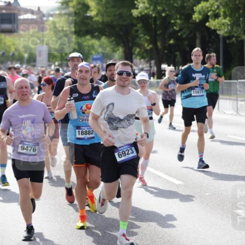 29.06.2025 - hella hamburg halbmarathon Jannik Wohlers http://msf.ph/oto/8241515 29.06.2025 09:54:35 Lombardsbrücke 2222, 2367, 2592, 2596, 2816, 2955, 3208, 3209, 4121, 4832, 5399, 5638, 5705, 6290, 6389, 6923, 6978, 6991, 7335, 7659, 7908, 8117, 8487, 8657, 8981, 9031, 9093, 9159, 9476, 9661, 9710, 9869, 9931, 10868, 11125, 11333, 12094, 12161, 12269, 12657, 12670, 13147, 13666, 13698, 13726, 14814, 15350, 15430, 15478, 15479, 15512, 15684, 15871, 16062, 16086, 16089, 16110, 16127, 16403, 16513, 16538, 16907, 17499, 17544, 17674, 18118, 18190 meine-sportfotos.de