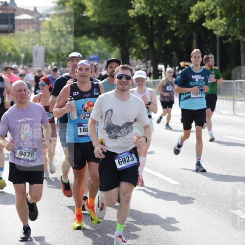 29.06.2025 - hella hamburg halbmarathon Jannik Wohlers http://msf.ph/oto/8241548 29.06.2025 09:54:35 Lombardsbrücke 2222, 2367, 2592, 2596, 2816, 2955, 3208, 3209, 4121, 4832, 5399, 5638, 5705, 6290, 6389, 6923, 6978, 6991, 7335, 7659, 7908, 8117, 8487, 8657, 8981, 9031, 9093, 9159, 9476, 9661, 9710, 9869, 9931, 10868, 11125, 11333, 12094, 12161, 12269, 12657, 12670, 13147, 13666, 13698, 13726, 14814, 15350, 15430, 15478, 15479, 15512, 15684, 15871, 16062, 16086, 16089, 16110, 16127, 16403, 16513, 16538, 16907, 17499, 17544, 17674, 18118, 18190 meine-sportfotos.de