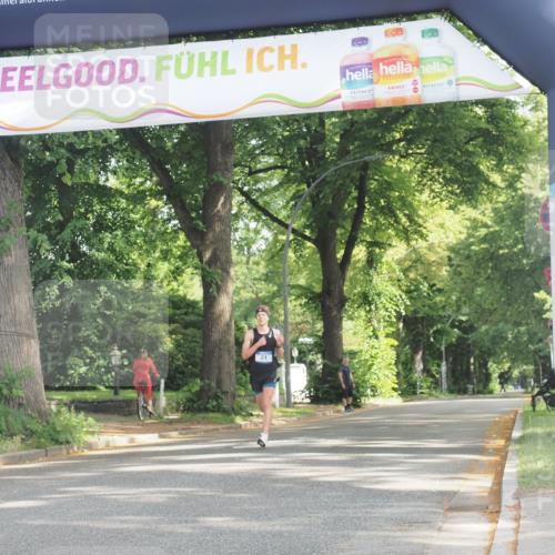 29.06.2025 - hella hamburg halbmarathon KatJ http://msf.ph/oto/8241570 29.06.2025 09:58:21 Zwischen KM18-KM19  meine-sportfotos.de