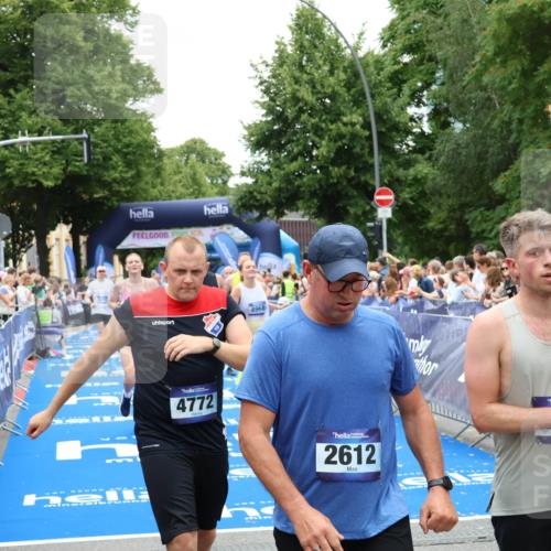 29.06.2025 - hella hamburg halbmarathon Zöllner http://msf.ph/oto/8241572 29.06.2025 10:56:01 Ziel 3042, 4772, 7147, 8968, 9246, 10084, 14867, 15184, 15868, 15884, 16176 meine-sportfotos.de