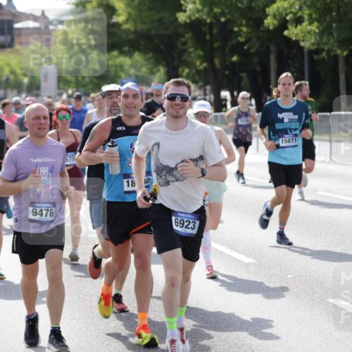 29.06.2025 - hella hamburg halbmarathon Jannik Wohlers http://msf.ph/oto/8241615 29.06.2025 09:54:36 Lombardsbrücke 2222, 2367, 2592, 2596, 2816, 3208, 3209, 4121, 4832, 5399, 5638, 5705, 6290, 6389, 6923, 6991, 7335, 7659, 7908, 8117, 8371, 8437, 8487, 8657, 8981, 9031, 9093, 9159, 9476, 9661, 9710, 9869, 9931, 10122, 10868, 11125, 11333, 12094, 12161, 12269, 12657, 12670, 13147, 13666, 13698, 13726, 14814, 15350, 15430, 15478, 15479, 15512, 15684, 15871, 16062, 16086, 16089, 16110, 16127, 16403, 16513, 16538, 16907, 17008, 17499, 17544, 17674, 17912, 18118, 18190 meine-sportfotos.de
