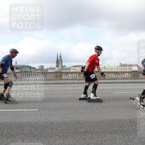 29.06.2025 - hella hamburg halbmarathon Lena Gebhardt http://msf.ph/oto/8241617 29.06.2025 09:02:13 Lombardsbrücke  meine-sportfotos.de