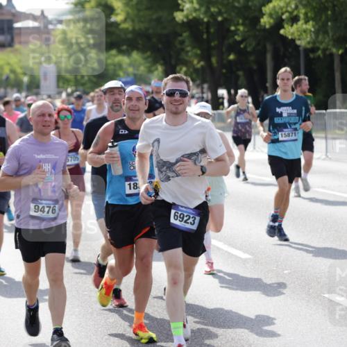 29.06.2025 - hella hamburg halbmarathon Jannik Wohlers http://msf.ph/oto/8241624 29.06.2025 09:54:36 Lombardsbrücke 2222, 2367, 2592, 2596, 2816, 3208, 3209, 4121, 4832, 5399, 5638, 5705, 6290, 6389, 6923, 6991, 7335, 7659, 7908, 8117, 8371, 8437, 8487, 8657, 8981, 9031, 9093, 9159, 9476, 9661, 9710, 9869, 9931, 10122, 10868, 11125, 11333, 12094, 12161, 12269, 12657, 12670, 13147, 13666, 13698, 13726, 14814, 15350, 15430, 15478, 15479, 15512, 15684, 15871, 16062, 16086, 16089, 16110, 16127, 16403, 16513, 16538, 16907, 17008, 17499, 17544, 17674, 17912, 18118, 18190 meine-sportfotos.de