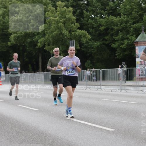 29.06.2025 - hella hamburg halbmarathon Jannik Wohlers http://msf.ph/oto/8241645 29.06.2025 10:29:49 Lombardsbrücke 1547, 2901, 3443, 3573, 6598, 6616, 6626, 8792, 10880, 12349, 12350, 12504, 12710, 13418, 14304, 16182, 16601, 16604, 16735, 16769, 18046, 18503, 18671 meine-sportfotos.de