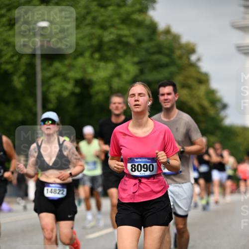 29.06.2025 - hella hamburg halbmarathon Dr. Thomas Lammeyer http://msf.ph/oto/8241690 29.06.2025 10:14:08 Kennedybrücke 1456, 1483, 1513, 1573, 1838, 4389, 7042, 7058, 7250, 7685, 8090, 8219, 8890, 9681, 9816, 9988, 11027, 11180 meine-sportfotos.de