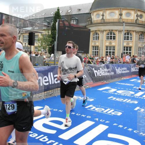 29.06.2025 - hella hamburg halbmarathon Michael Strokosch http://msf.ph/oto/8241692 29.06.2025 10:48:28 Ziel 1537, 3747, 5129, 5362, 5528, 6081, 6923, 7367, 8216, 9262, 11451, 12549, 12840, 13962, 14990, 17745, 17855, 17982, 18790, 18923 meine-sportfotos.de