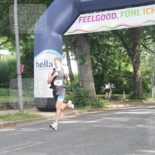 29.06.2025 - hella hamburg halbmarathon KatJ http://msf.ph/oto/8241774 29.06.2025 09:58:23 Zwischen KM18-KM19 24 meine-sportfotos.de