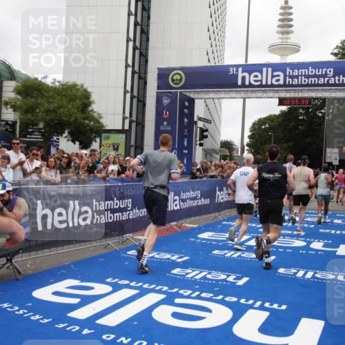 29.06.2025 - hella hamburg halbmarathon Michael Strokosch http://msf.ph/oto/8241784 29.06.2025 10:55:38 Ziel 2982, 3037, 5319, 6591, 8573, 11554, 11568, 12196, 12515, 12544, 12584, 13267, 14036, 14592, 16110, 16334, 16609, 17615 meine-sportfotos.de