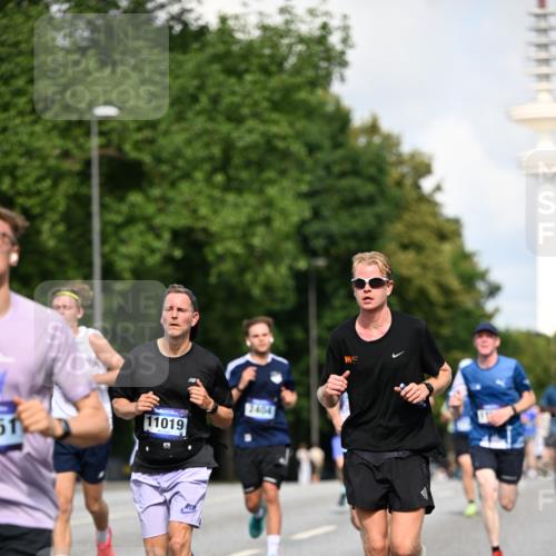 29.06.2025 - hella hamburg halbmarathon Dr. Thomas Lammeyer http://msf.ph/oto/8241789 29.06.2025 09:51:00 Kennedybrücke 1217, 2121, 2196, 2404, 2774, 3783, 4602, 5092, 5923, 5961, 6915, 8366, 8395, 8901, 9171 meine-sportfotos.de