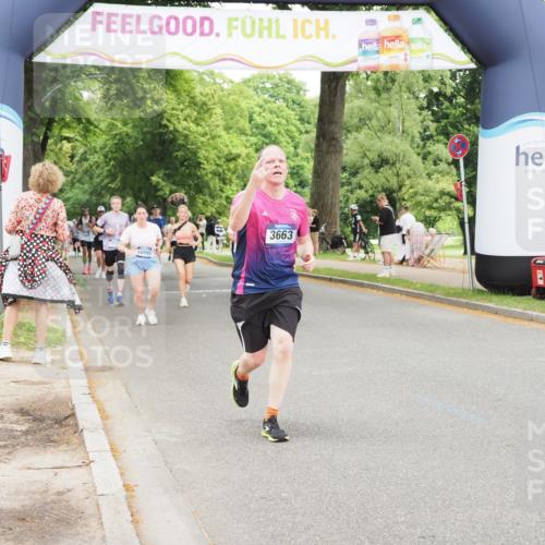 29.06.2025 - hella hamburg halbmarathon MichiJ http://msf.ph/oto/8241792 29.06.2025 10:50:35 Zwischen KM18-KM19 2810, 3199, 3663, 12571, 18324 meine-sportfotos.de