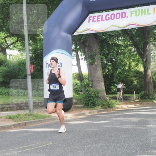 29.06.2025 - hella hamburg halbmarathon KatJ http://msf.ph/oto/8241797 29.06.2025 09:58:23 Zwischen KM18-KM19 24 meine-sportfotos.de