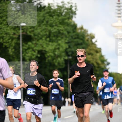 29.06.2025 - hella hamburg halbmarathon Dr. Thomas Lammeyer http://msf.ph/oto/8241813 29.06.2025 09:51:00 Kennedybrücke 1217, 2121, 2196, 2404, 2774, 3783, 4602, 5092, 5923, 5961, 6915, 8366, 8395, 8901, 9171 meine-sportfotos.de