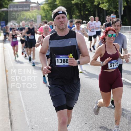 29.06.2025 - hella hamburg halbmarathon Jannik Wohlers http://msf.ph/oto/8241825 29.06.2025 09:54:39 Lombardsbrücke 1200, 2367, 2592, 2596, 2816, 3208, 3209, 3258, 4121, 4832, 5399, 5638, 5705, 6027, 6290, 6389, 6923, 6991, 7335, 7659, 7908, 8371, 8437, 8487, 8693, 8889, 8981, 9031, 9032, 9093, 9159, 9476, 9661, 9710, 9869, 9931, 10122, 10868, 11125, 11185, 11333, 12094, 12161, 12657, 13147, 13666, 13698, 14814, 15350, 15430, 15512, 15684, 15871, 16062, 16086, 16089, 16110, 16127, 16403, 16513, 16538, 16907, 17008, 17499, 17544, 17674, 17912, 18118, 18190 meine-sportfotos.de