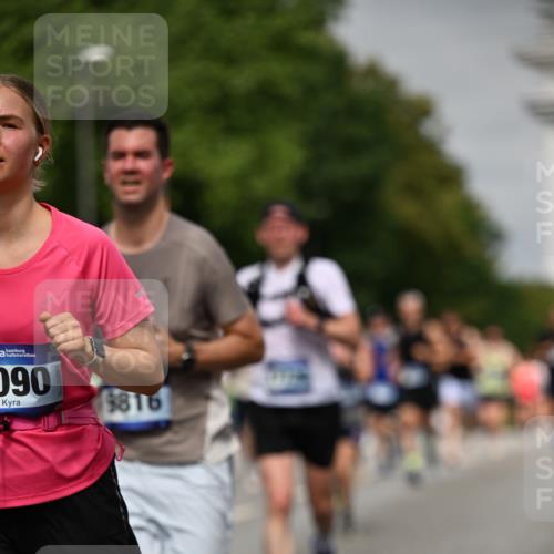 29.06.2025 - hella hamburg halbmarathon Dr. Thomas Lammeyer http://msf.ph/oto/8241921 29.06.2025 10:14:10 Kennedybrücke 1456, 1483, 1513, 1573, 4389, 7042, 7058, 7250, 7685, 8090, 8219, 8890, 9681, 9816, 9988, 11027, 11180 meine-sportfotos.de