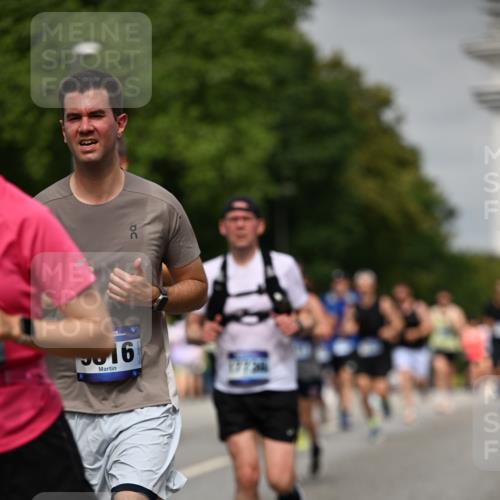29.06.2025 - hella hamburg halbmarathon Dr. Thomas Lammeyer http://msf.ph/oto/8241942 29.06.2025 10:14:10 Kennedybrücke 1456, 1483, 1513, 1573, 4389, 7042, 7058, 7250, 7685, 8090, 8219, 8890, 9681, 9816, 9988, 11027, 11180 meine-sportfotos.de
