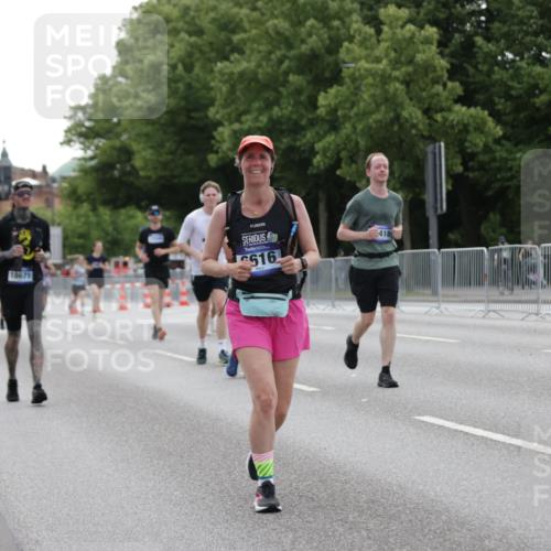 29.06.2025 - hella hamburg halbmarathon Jannik Wohlers http://msf.ph/oto/8241952 29.06.2025 10:29:51 Lombardsbrücke 1547, 2901, 3443, 3573, 6598, 6616, 6626, 10880, 12349, 12350, 12504, 12710, 13418, 14304, 15938, 16182, 16601, 16604, 16735, 16769, 18046, 18503, 18671 meine-sportfotos.de