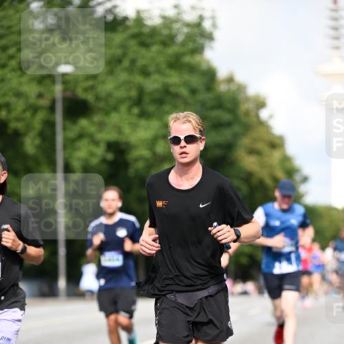 29.06.2025 - hella hamburg halbmarathon Dr. Thomas Lammeyer http://msf.ph/oto/8241958 29.06.2025 09:51:01 Kennedybrücke 1217, 1562, 2121, 2196, 2404, 2774, 3783, 4602, 5092, 5923, 5961, 6915, 8366, 8395, 8901, 9171 meine-sportfotos.de