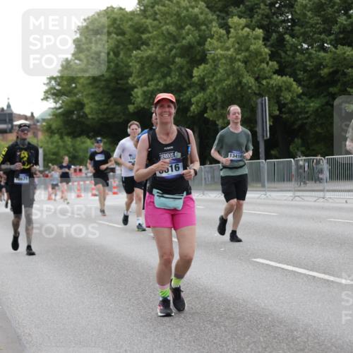 29.06.2025 - hella hamburg halbmarathon Jannik Wohlers http://msf.ph/oto/8241985 29.06.2025 10:29:51 Lombardsbrücke 1547, 2901, 3443, 3573, 6598, 6616, 6626, 10880, 12349, 12350, 12504, 12710, 13418, 14304, 15938, 16182, 16601, 16604, 16735, 16769, 18046, 18503, 18671 meine-sportfotos.de