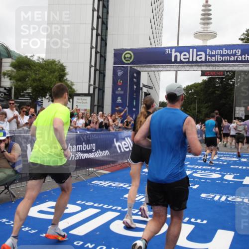 29.06.2025 - hella hamburg halbmarathon Michael Strokosch http://msf.ph/oto/8241992 29.06.2025 10:55:42 Ziel 1120, 1143, 1834, 2955, 2982, 3037, 4897, 8255, 8573, 8618, 10212, 11039, 11554, 11568, 12196, 12515, 12544, 14909, 15896, 16110, 17615, 18064 meine-sportfotos.de