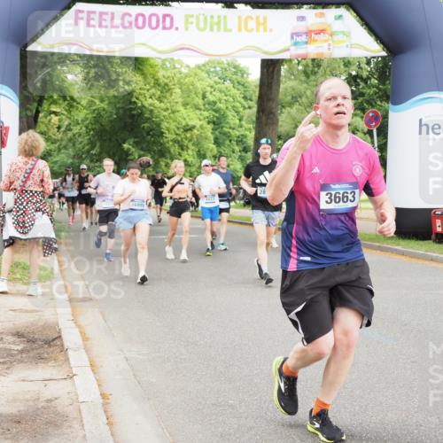 29.06.2025 - hella hamburg halbmarathon MichiJ http://msf.ph/oto/8241996 29.06.2025 10:50:36 Zwischen KM18-KM19 2810, 3199, 3663, 8423, 12571, 16995, 18324 meine-sportfotos.de