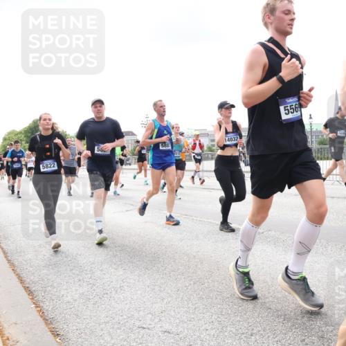 29.06.2025 - hella hamburg halbmarathon Lena Gebhardt http://msf.ph/oto/8242073 29.06.2025 10:33:52 Lombardsbrücke 1189, 1275, 1417, 1705, 1787, 1896, 1995, 2265, 2342, 2482, 2496, 2526, 2776, 2933, 3170, 3264, 3340, 3345, 3560, 3829, 3848, 4164, 4361, 4433, 4449, 4479, 4696, 4807, 4942, 5075, 5096, 5141, 5557, 5561, 5566, 5569, 5584, 5691, 5821, 5822, 5887, 6109, 6364, 6515, 6516, 6854, 6956, 6999, 7027, 7565, 7653, 7705, 8021, 8157, 8202, 8277, 8282, 8375, 8377, 8383, 8401, 8891, 9094, 9234, 9258, 9438, 9750, 9799, 9875, 9995, 10007, 10071, 10561, 11811 meine-sportfotos.de
