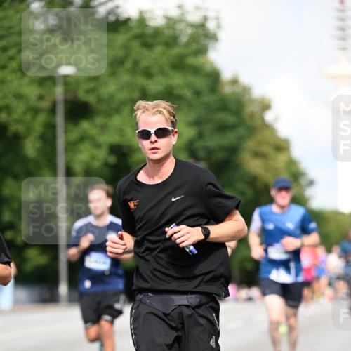 29.06.2025 - hella hamburg halbmarathon Dr. Thomas Lammeyer http://msf.ph/oto/8242085 29.06.2025 09:51:01 Kennedybrücke 1217, 1562, 2121, 2196, 2404, 2774, 3783, 4602, 5092, 5923, 5961, 6915, 8366, 8395, 8901, 9171 meine-sportfotos.de