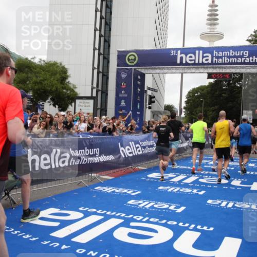 29.06.2025 - hella hamburg halbmarathon Michael Strokosch http://msf.ph/oto/8242093 29.06.2025 10:55:44 Ziel 1120, 1143, 1834, 2955, 2982, 3037, 4897, 6924, 8255, 8618, 10212, 11039, 11568, 12196, 12483, 12515, 14909, 15896, 16110, 17615, 18064, 18190 meine-sportfotos.de