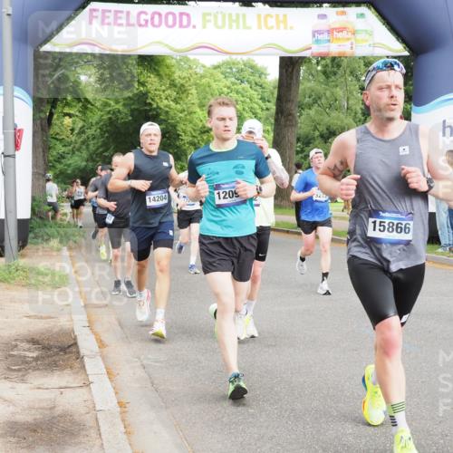 29.06.2025 - hella hamburg halbmarathon MichiJ http://msf.ph/oto/8242095 29.06.2025 10:27:50 Zwischen KM18-KM19 1445, 2563, 3282, 4381, 6037, 7622, 8450, 8958, 12091, 12915, 13029, 14093, 14204, 15257, 15866, 15873, 17215, 18547, 18734 meine-sportfotos.de