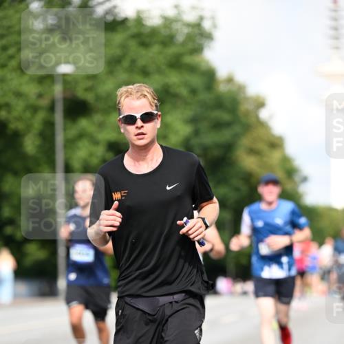 29.06.2025 - hella hamburg halbmarathon Dr. Thomas Lammeyer http://msf.ph/oto/8242099 29.06.2025 09:51:01 Kennedybrücke 1217, 1562, 2121, 2196, 2404, 2774, 3783, 4602, 5092, 5923, 5961, 6915, 8366, 8395, 8901, 9171 meine-sportfotos.de
