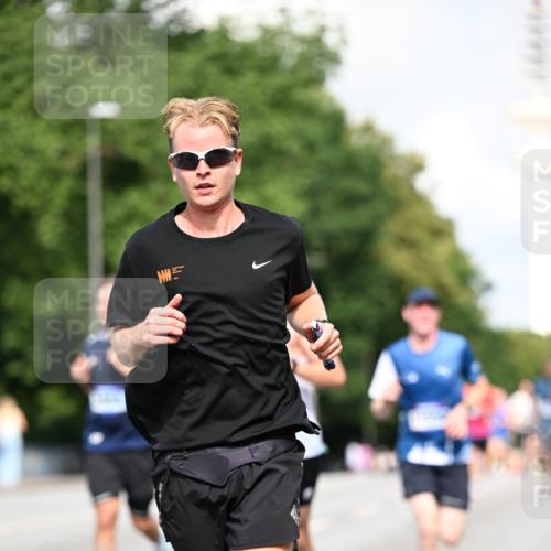 29.06.2025 - hella hamburg halbmarathon Dr. Thomas Lammeyer http://msf.ph/oto/8242128 29.06.2025 09:51:01 Kennedybrücke 1217, 1562, 2121, 2196, 2404, 2774, 3783, 4602, 5092, 5923, 5961, 6915, 8366, 8395, 8901, 9171 meine-sportfotos.de