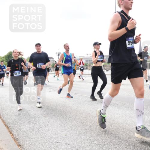 29.06.2025 - hella hamburg halbmarathon Lena Gebhardt http://msf.ph/oto/8242162 29.06.2025 10:33:52 Lombardsbrücke 1189, 1275, 1417, 1705, 1787, 1896, 1995, 2265, 2342, 2482, 2496, 2526, 2776, 2933, 3170, 3264, 3340, 3345, 3560, 3829, 3848, 4164, 4361, 4433, 4449, 4479, 4696, 4807, 4942, 5075, 5096, 5141, 5557, 5561, 5566, 5569, 5584, 5691, 5821, 5822, 5887, 6109, 6364, 6515, 6516, 6854, 6956, 6999, 7027, 7565, 7653, 7705, 8021, 8157, 8202, 8277, 8282, 8375, 8377, 8383, 8401, 8891, 9094, 9234, 9258, 9438, 9750, 9799, 9875, 9995, 10007, 10071, 10561, 11811 meine-sportfotos.de