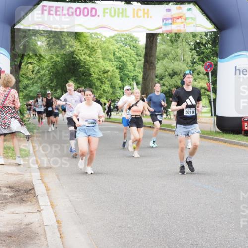 29.06.2025 - hella hamburg halbmarathon MichiJ http://msf.ph/oto/8242229 29.06.2025 10:50:37 Zwischen KM18-KM19 2810, 3199, 3663, 8423, 12286, 12571, 16995, 18530 meine-sportfotos.de