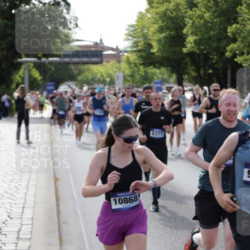 29.06.2025 - hella hamburg halbmarathon Jannik Wohlers http://msf.ph/oto/8242296 29.06.2025 09:54:43 Lombardsbrücke 1200, 2274, 2816, 3258, 4121, 5399, 5638, 5705, 6027, 6389, 6923, 6938, 6991, 7508, 7659, 8371, 8437, 8487, 8693, 8889, 8955, 9031, 9032, 9093, 9159, 9476, 9661, 9869, 9931, 10122, 10868, 11185, 11333, 12016, 12161, 12657, 13147, 13666, 13698, 14814, 15350, 15430, 15512, 15681, 15871, 16062, 16086, 16089, 16103, 16110, 16127, 16403, 16513, 16538, 17008, 17221, 17499, 17544, 17674, 17912, 18118, 18190 meine-sportfotos.de