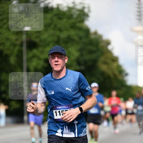 29.06.2025 - hella hamburg halbmarathon Dr. Thomas Lammeyer http://msf.ph/oto/8242393 29.06.2025 09:51:04 Kennedybrücke 1217, 1562, 2121, 2196, 2296, 2404, 2774, 3783, 4602, 5092, 5923, 5961, 8395, 8901, 9171, 10968 meine-sportfotos.de