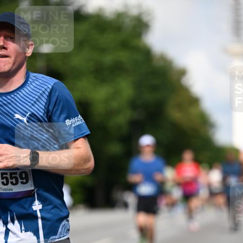 29.06.2025 - hella hamburg halbmarathon Dr. Thomas Lammeyer http://msf.ph/oto/8242435 29.06.2025 09:51:04 Kennedybrücke 1217, 1562, 2121, 2196, 2296, 2404, 2774, 3783, 4602, 5092, 5923, 5961, 8395, 8901, 9171, 10968 meine-sportfotos.de