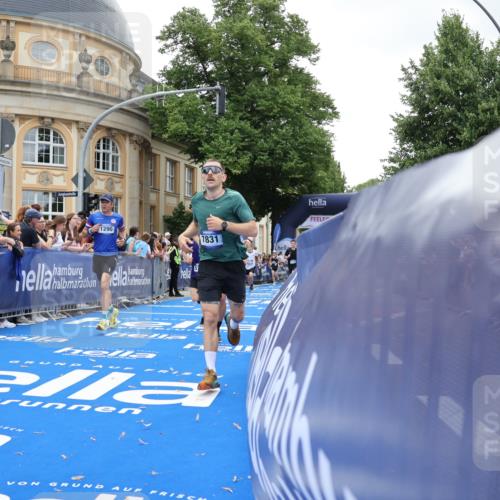 29.06.2025 - hella hamburg halbmarathon Strokosch-Dieckow http://msf.ph/oto/8242443 29.06.2025 10:37:34 Ziel 1290, 1505, 5042, 5791, 6047, 7831, 9914, 10451, 10922, 11106, 14934, 18193, 18216 meine-sportfotos.de