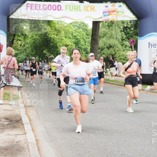 29.06.2025 - hella hamburg halbmarathon MichiJ http://msf.ph/oto/8242450 29.06.2025 10:50:38 Zwischen KM18-KM19 2810, 3199, 3663, 4389, 5511, 8423, 12286, 12571, 16995, 17142, 18530 meine-sportfotos.de
