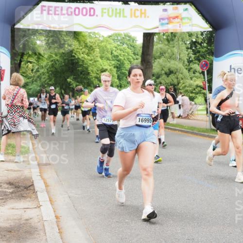 29.06.2025 - hella hamburg halbmarathon MichiJ http://msf.ph/oto/8242514 29.06.2025 10:50:38 Zwischen KM18-KM19 2810, 3199, 3663, 4389, 5511, 8423, 12286, 12571, 16995, 17142, 18530 meine-sportfotos.de