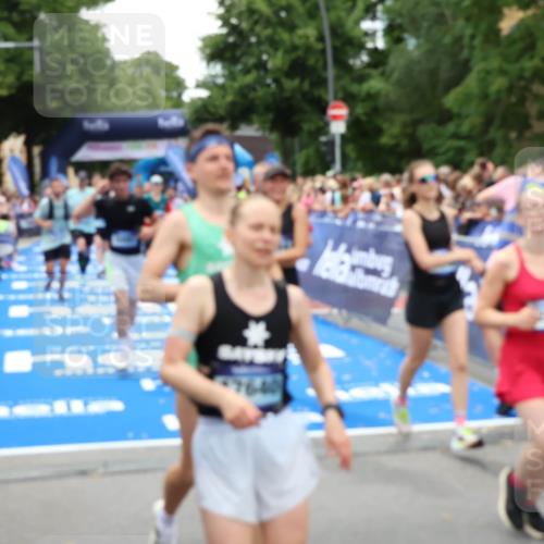 29.06.2025 - hella hamburg halbmarathon Zöllner http://msf.ph/oto/8242521 29.06.2025 10:56:16 Ziel 1193, 4594, 4813, 5465, 5492, 8330, 8639, 9903, 9907, 10789, 12348, 14363, 15484, 16113, 16634, 17468, 19152 meine-sportfotos.de