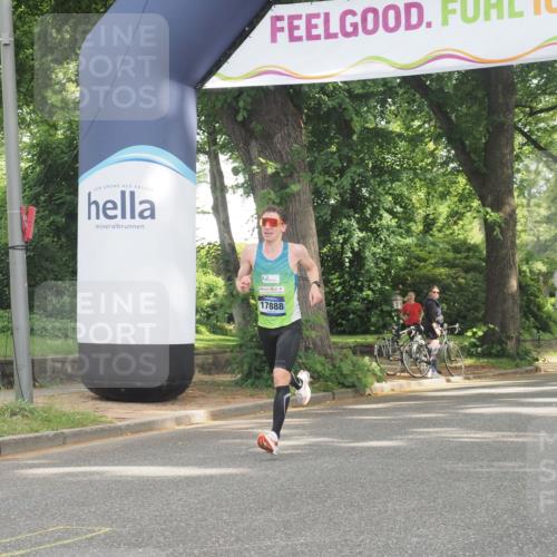 29.06.2025 - hella hamburg halbmarathon KatJ http://msf.ph/oto/8242529 29.06.2025 10:02:47 Zwischen KM18-KM19  meine-sportfotos.de