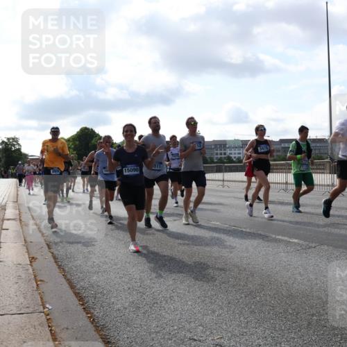 29.06.2025 - hella hamburg halbmarathon Lena Gebhardt http://msf.ph/oto/8242538 29.06.2025 09:56:26 Lombardsbrücke 1061, 1257, 1452, 1460, 1496, 1499, 1502, 1507, 1592, 1628, 1689, 1877, 2058, 2082, 2083, 2208, 2250, 2260, 2504, 2771, 2818, 2864, 2953, 2996, 3060, 3256, 3296, 4065, 4077, 4404, 4557, 4711, 4833, 5116, 5482, 5600, 5607, 5978, 6115, 6134, 6168, 6286, 6511, 6512, 6561, 6562, 7178, 7332, 7383, 7475, 7583, 7943, 8261, 8335, 8361, 8514, 8968, 8989, 8996, 9246, 9537, 9597, 9638, 10596 meine-sportfotos.de