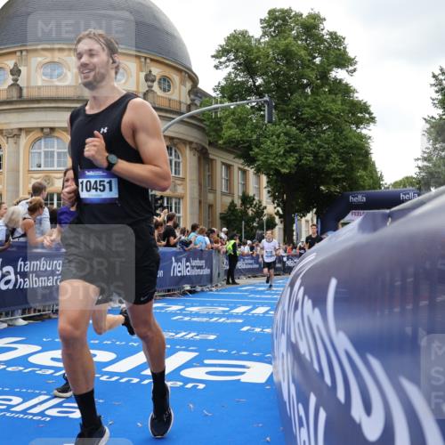 29.06.2025 - hella hamburg halbmarathon Strokosch-Dieckow http://msf.ph/oto/8242542 29.06.2025 10:37:35 Ziel 1290, 1505, 5042, 5791, 6047, 7831, 9914, 10451, 10922, 11106, 14934, 18193, 18216 meine-sportfotos.de