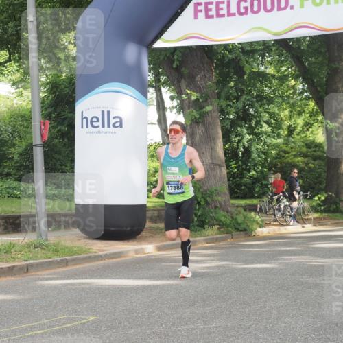 29.06.2025 - hella hamburg halbmarathon KatJ http://msf.ph/oto/8242559 29.06.2025 10:02:47 Zwischen KM18-KM19  meine-sportfotos.de
