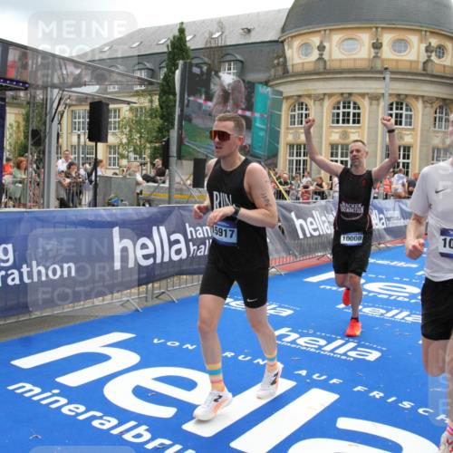 29.06.2025 - hella hamburg halbmarathon Michael Strokosch http://msf.ph/oto/8242569 29.06.2025 10:48:38 Ziel 1163, 1176, 2213, 4553, 5421, 9538, 10000, 10859, 10860, 11579, 12149, 12690, 14033, 15573, 15808, 15917, 17395, 18251, 18815 meine-sportfotos.de