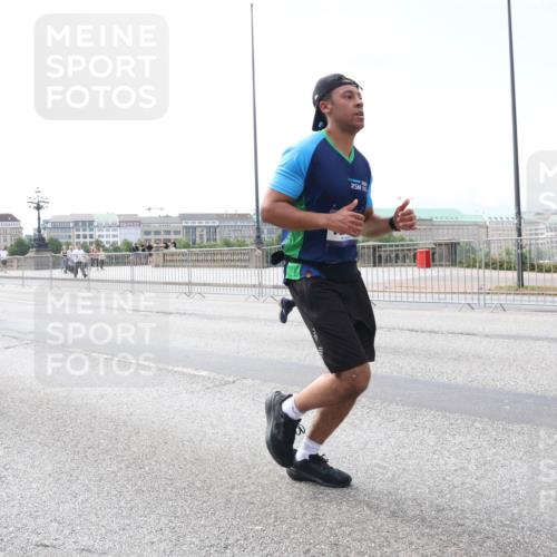 29.06.2025 - hella hamburg halbmarathon Lena Gebhardt http://msf.ph/oto/8242573 29.06.2025 10:09:50 Lombardsbrücke 1052, 1456, 1483, 1513, 1548, 1823, 3921, 4592, 4859, 5511, 7058, 7081, 8090, 8685, 9150, 9297, 9306, 9366, 9434, 9674, 9781, 9988, 10036, 10943, 12255, 12509, 12567, 12862, 13739, 15697, 16191, 16445, 16455, 16688, 16918, 17630, 17899, 18076, 18196, 18440, 18707, 18726, 19166, 19242 meine-sportfotos.de