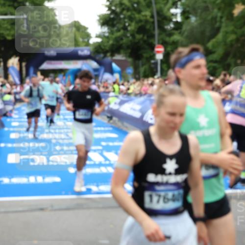 29.06.2025 - hella hamburg halbmarathon Zöllner http://msf.ph/oto/8242585 29.06.2025 10:56:16 Ziel 1193, 4594, 4813, 5465, 5492, 8330, 8639, 9903, 9907, 10789, 12348, 14363, 15484, 16113, 16634, 17468, 19152 meine-sportfotos.de