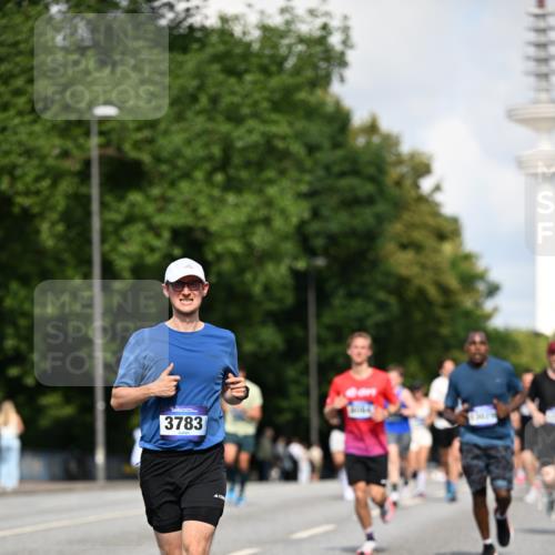29.06.2025 - hella hamburg halbmarathon Dr. Thomas Lammeyer http://msf.ph/oto/8242592 29.06.2025 09:51:06 Kennedybrücke 1217, 1562, 2121, 2196, 2296, 2404, 2774, 3783, 4602, 5092, 5923, 5961, 8395, 8901, 9171, 10384, 10968 meine-sportfotos.de